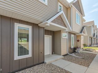 803 14th St SE, Mandan, ND 58554