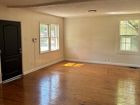 2nd image of 403 W Cooper St