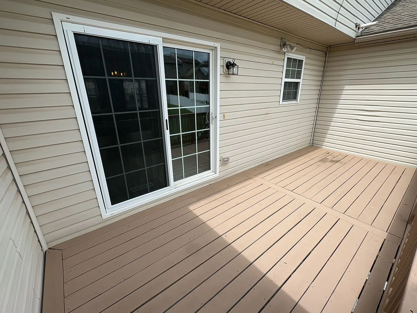 Townhouse with Attached Garage — Photo 3