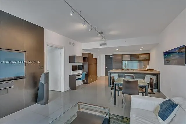 200 Biscayne Boulevard Way — Photo 3