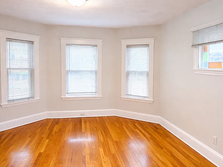14 Walter St #1 — Photo 4