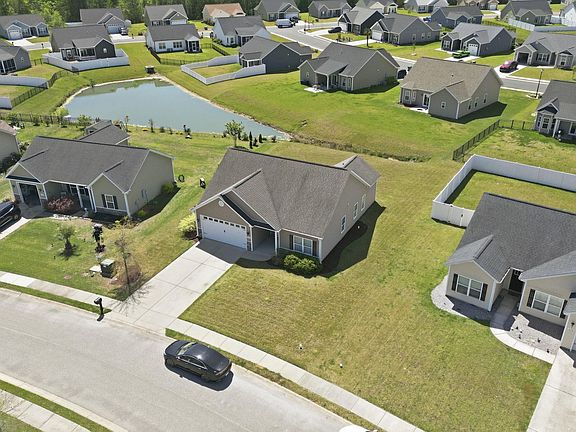 2nd image of 176 Springtide Dr.