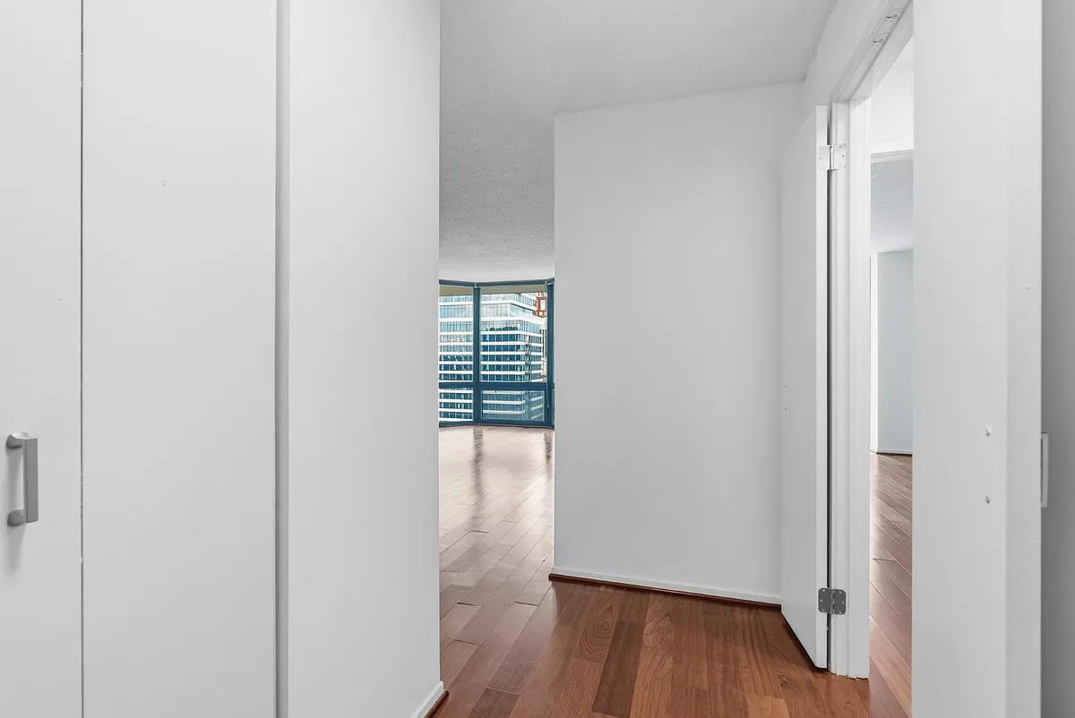 Unit Photo - 2020 Walnut St #29D