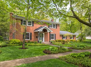 949 Elizabeth Ave, Naperville, IL 60540