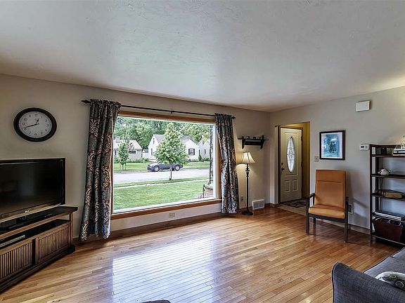 5th image of 1006 Neville Ave