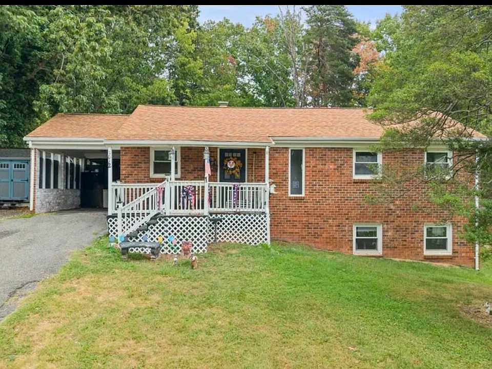 1012 Moreview Dr