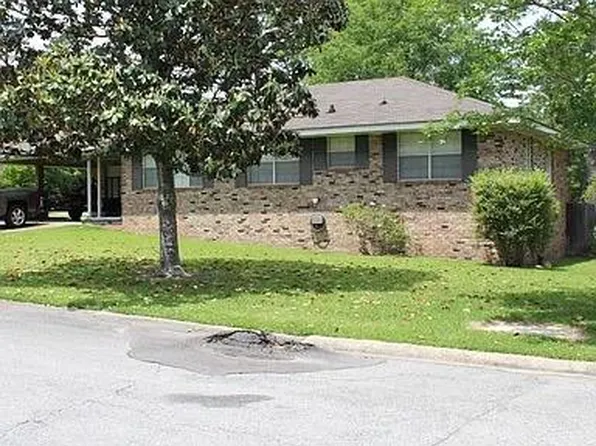 3301 Fernway Dr, Hattiesburg, MS 39401