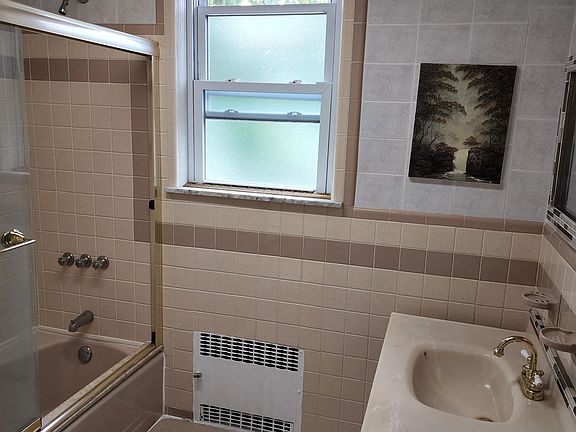 5th image of 147-00 Elm Ave