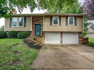 605 SE Timbercreek Ln, Lees Summit, MO 64063