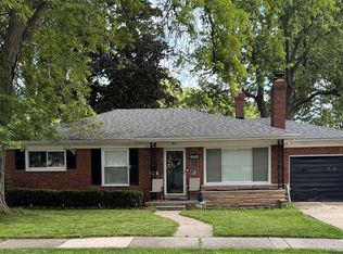 20924 Bon Brae St, Saint Clair Shores, MI 48081