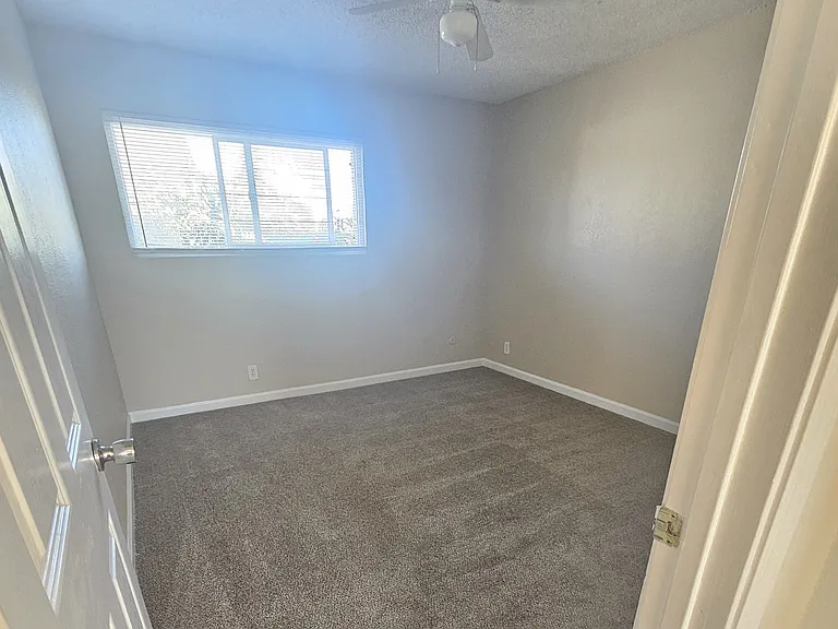 613 L Street/1016 West 7th — Photo 8