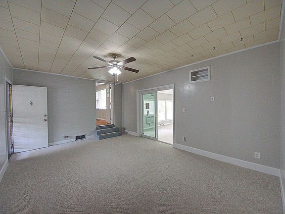 Den 12ft 9 in x 17ft 7in