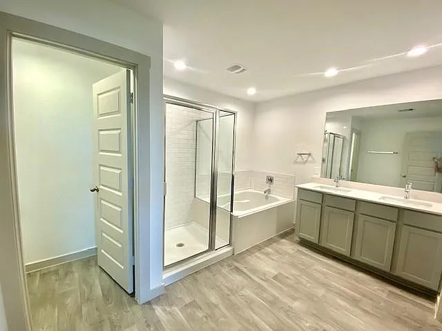 7023 Sunbreeze Ln — Photo 9