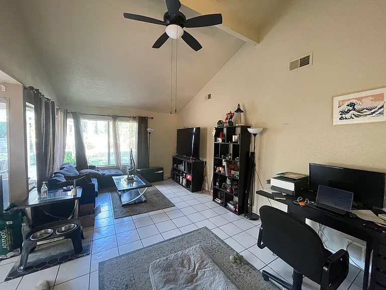751 Lori Ln — Photo 7