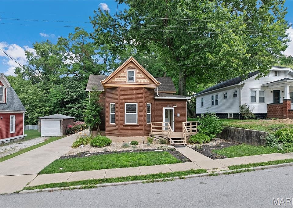 1st image of 1809 Clawson St