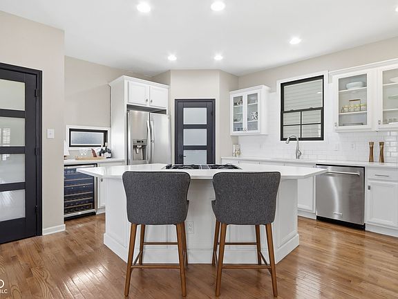 3rd image of 2035 Rhettsbury St