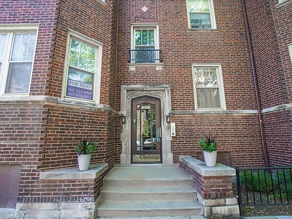3rd image of 546 W Cornelia Ave #G
