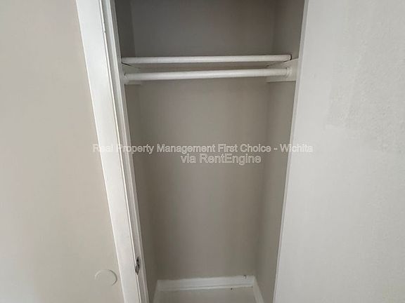 3rd image of 1632 S Mission Rd