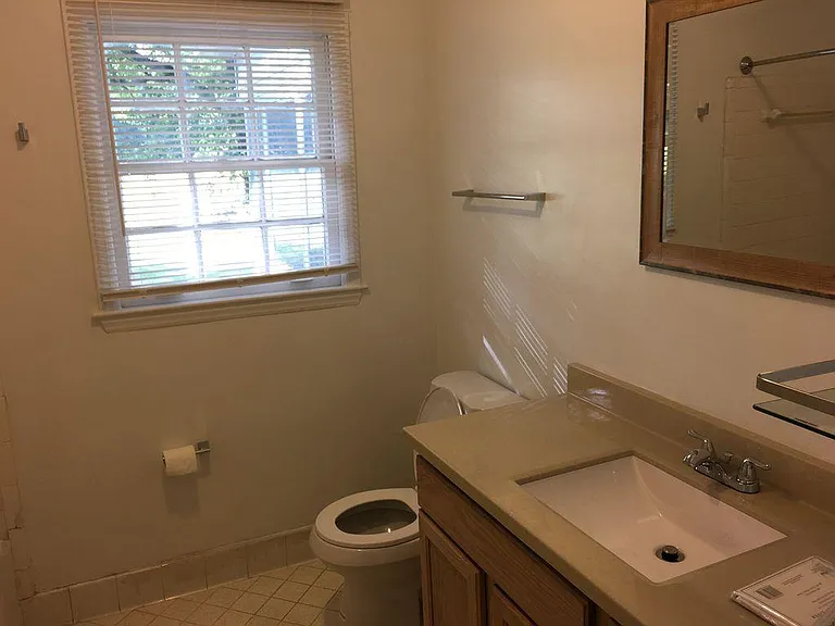 104 Cranford Dr — Photo 10
