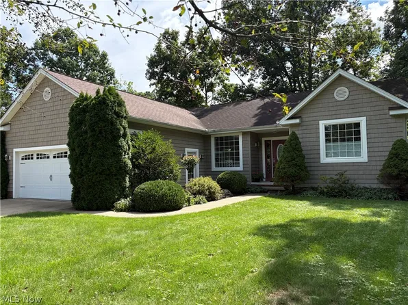 197 Ashtabula Pt, Roaming Shores, OH 44084