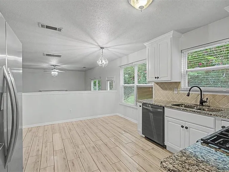 1025 Balsam Wood Trl — Photo 20