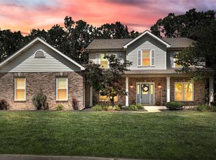 17 Bear Creek Dr, Wentzville, MO 63385