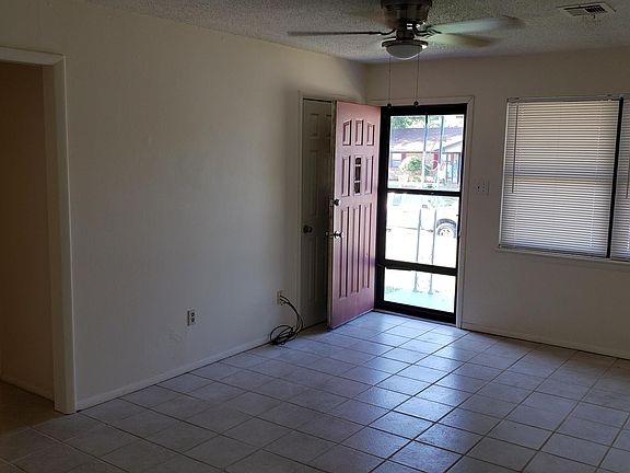 4th image of 106 NE English St