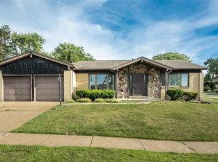 2382 Crestline Dr, Saint Louis, MO