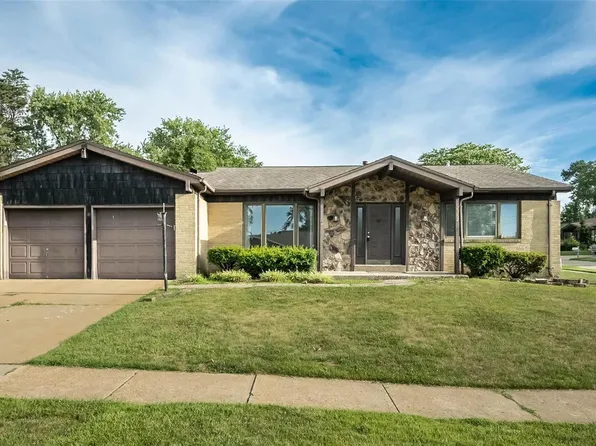 2382 Crestline Dr, Saint Louis, MO 63129