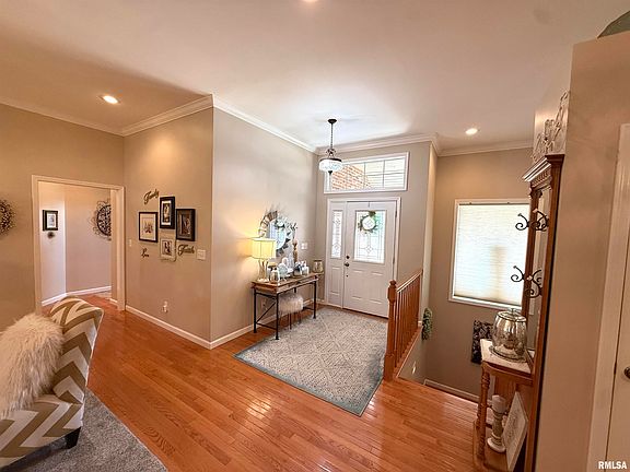 3rd image of 1035 Duxbury Ct
