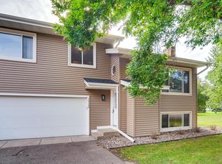 16159 Flagstaff Ct S, Rosemount, MN 55068
