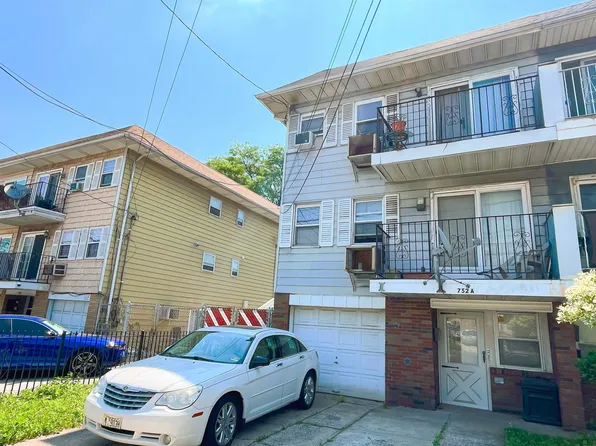 752A Avenue E, Bayonne, NJ 07002