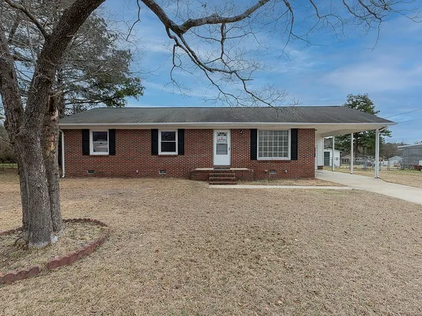 19 Colonial Dr, Jacksonville, NC 28546