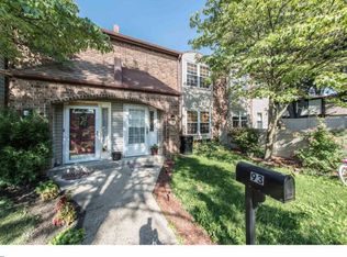 93 Hollybrooke Dr, Langhorne, PA 19047