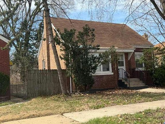 2nd image of 8404 S Hoyne Ave