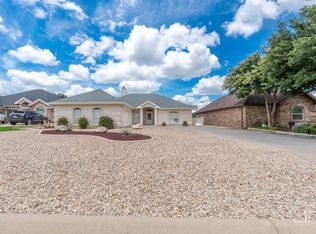 6014 Warwick Dr, San Angelo, TX 76901