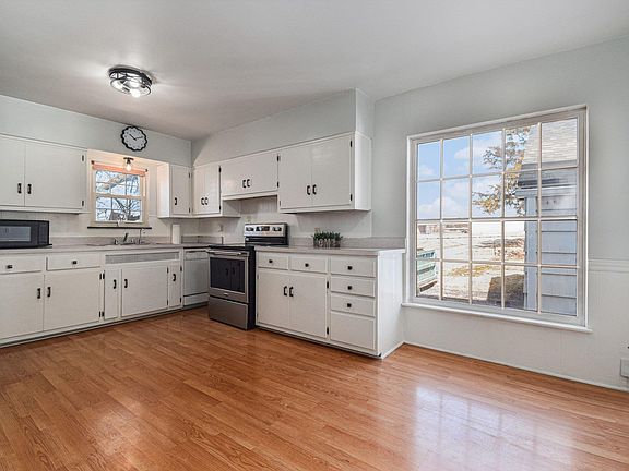 5th image of 19857 Yoder St