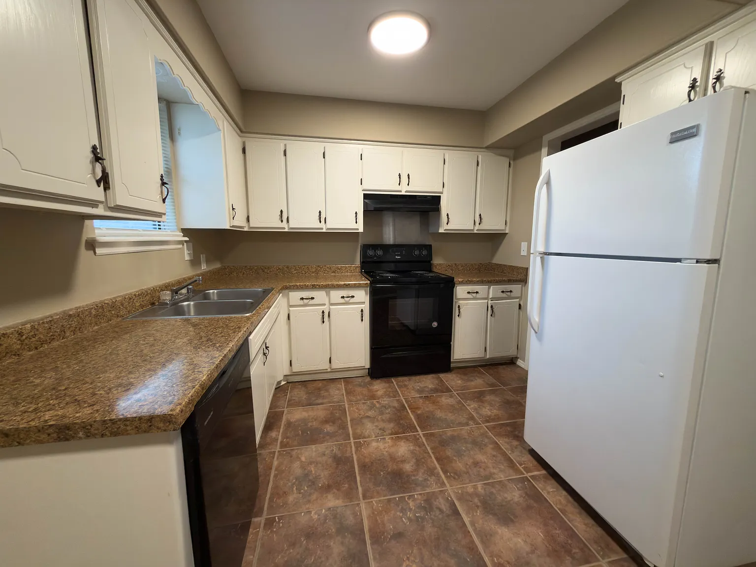 3 bed, 1248 sqft, $1,250 — Photo 4