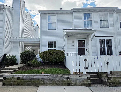 91 Almond Dr Photo 1