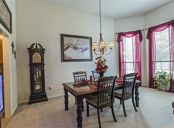 3rd image of 2589 Shoreview Dr