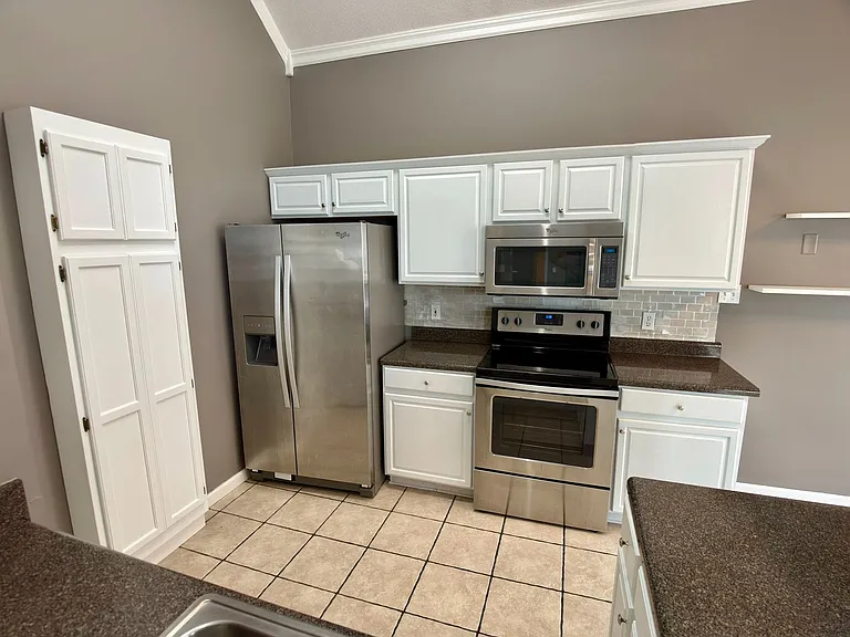 5104 Deerfield Dr — Photo 6