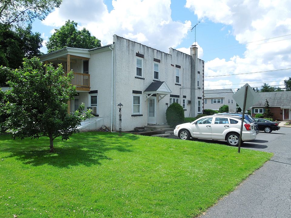 2nd image of 133 S 3rd St