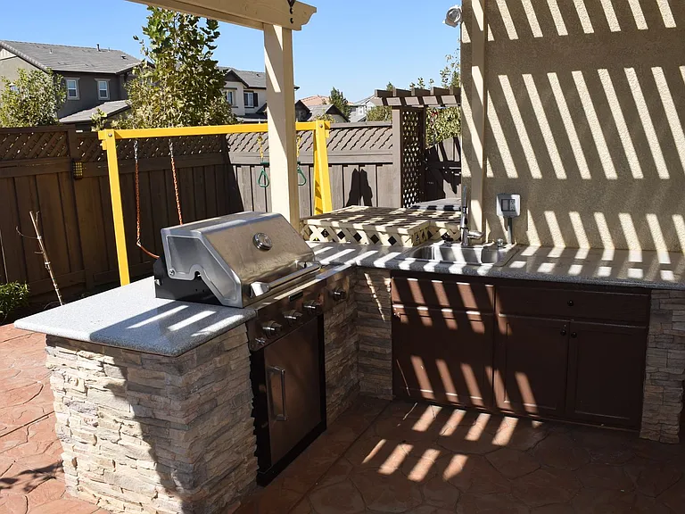 378 W Abbey Ln — Photo 8