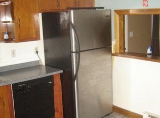 33 S Center St, Windsor Locks, CT 06096