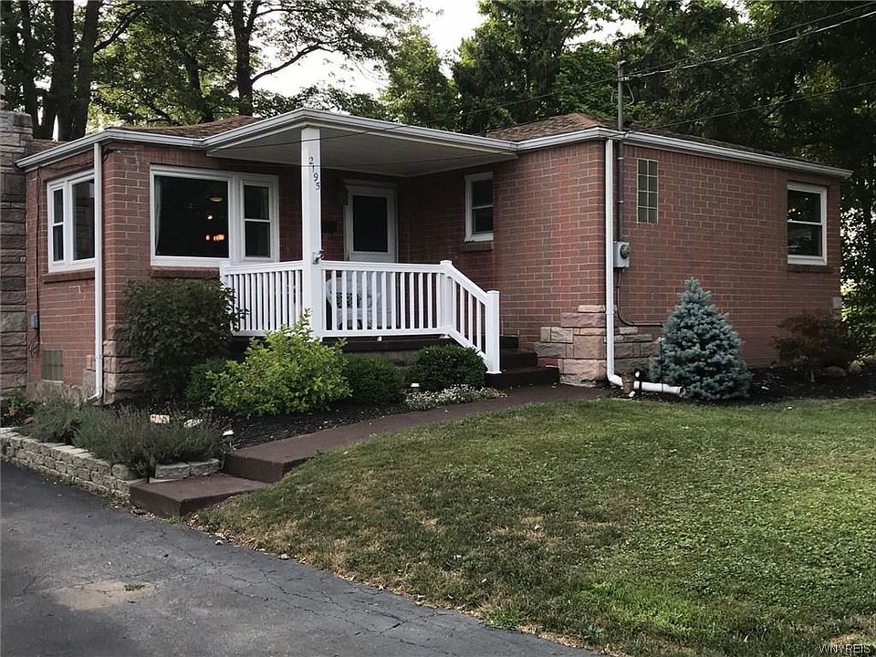1st image of 2195 Como Park Blvd
