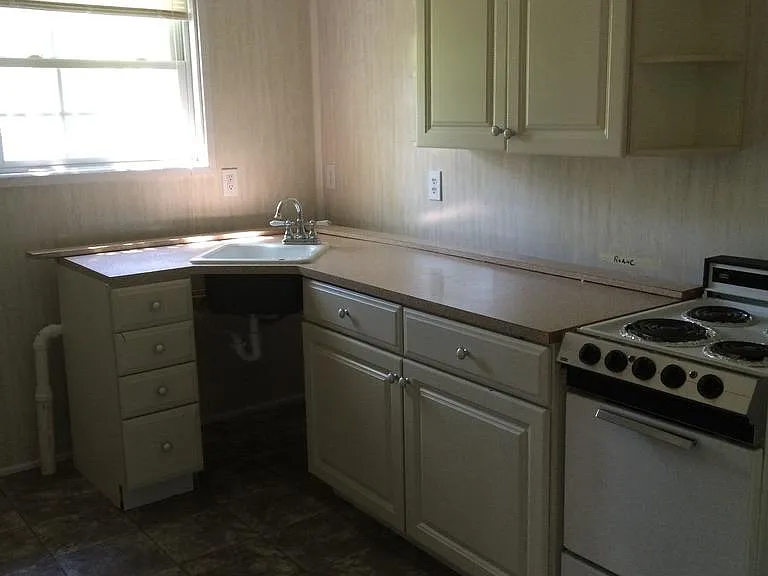 44 N College St — Photo 8