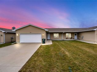 5480 Summerland Dr, Waterloo, IA 50701