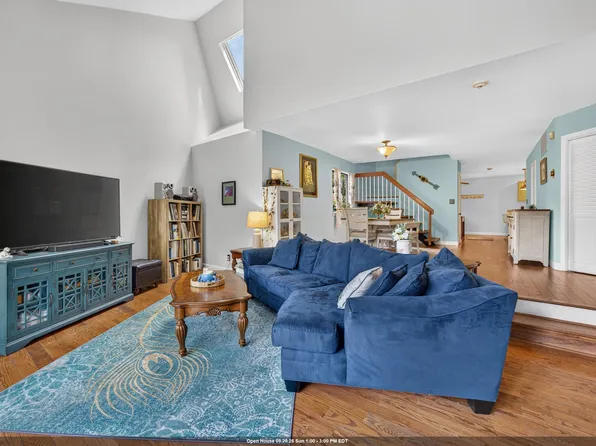 586 Sanderling Court image 1 of 39