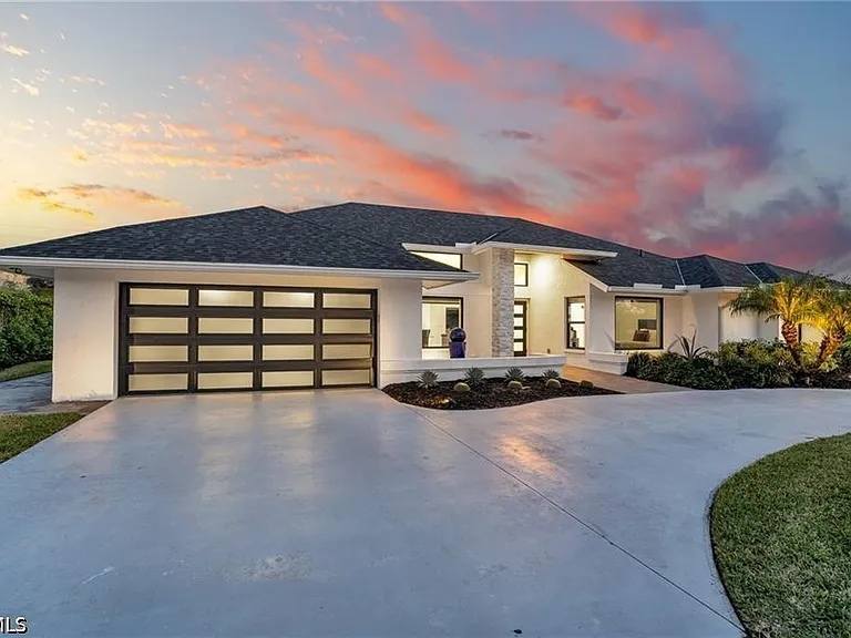 1919 Countess Ct — Photo 1