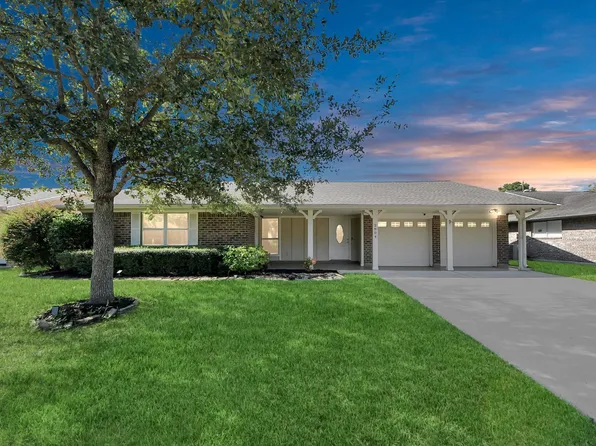 2804 Shady Creek Dr, Pearland, TX 77581